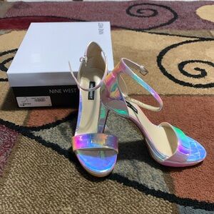 NINE WEST EDTN ANKLE STRAP HEELED SANDALS IN IRIDESCENT OPAL